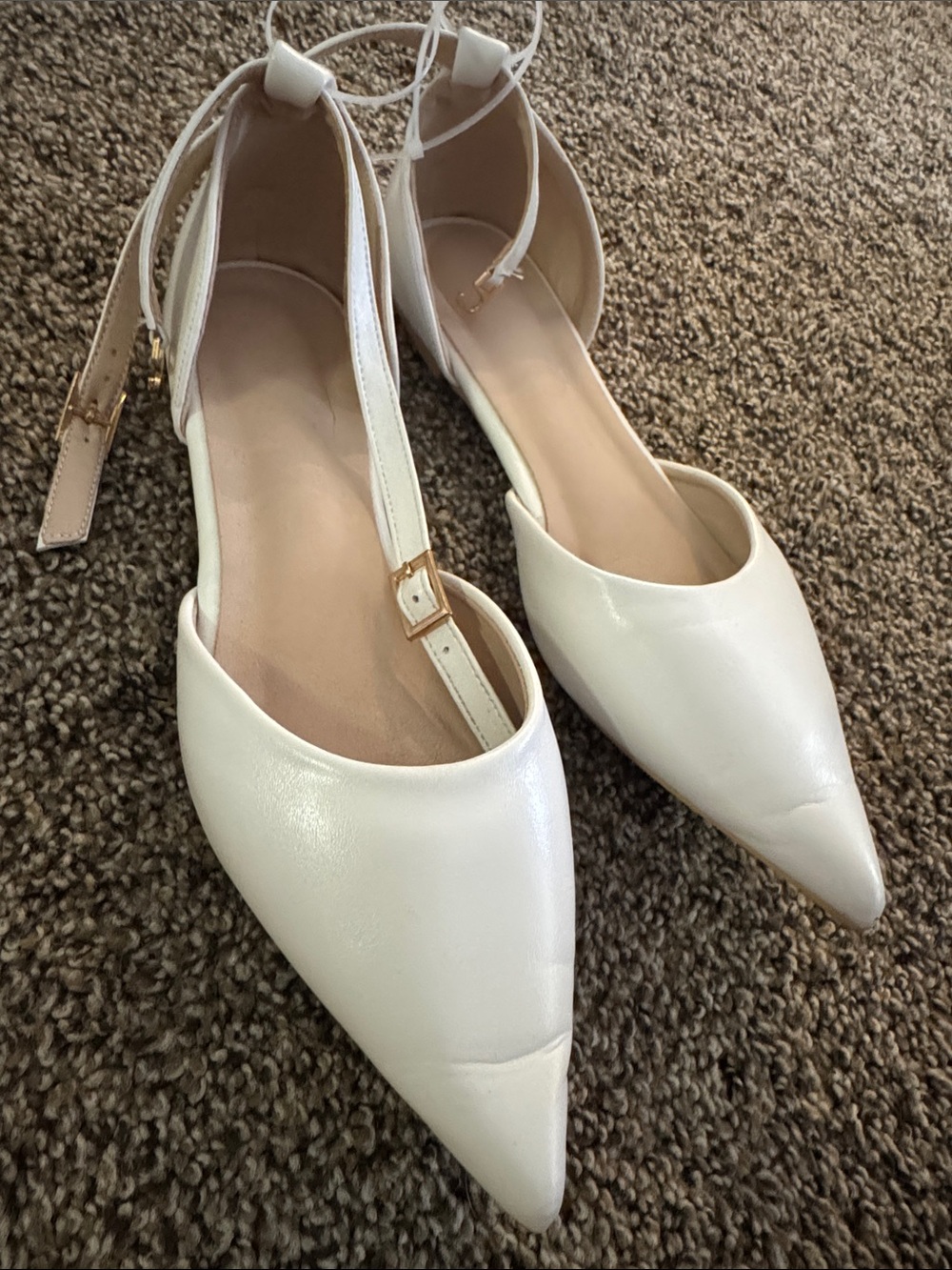 Women's Pointed Toe Ankle Strap Flats - White